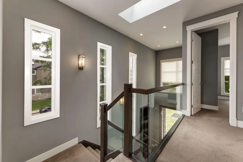 3924 18 Street SW Calgary AB T2T 4V4