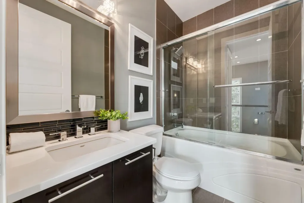 3924 18 Street SW Calgary AB T2T 4V4