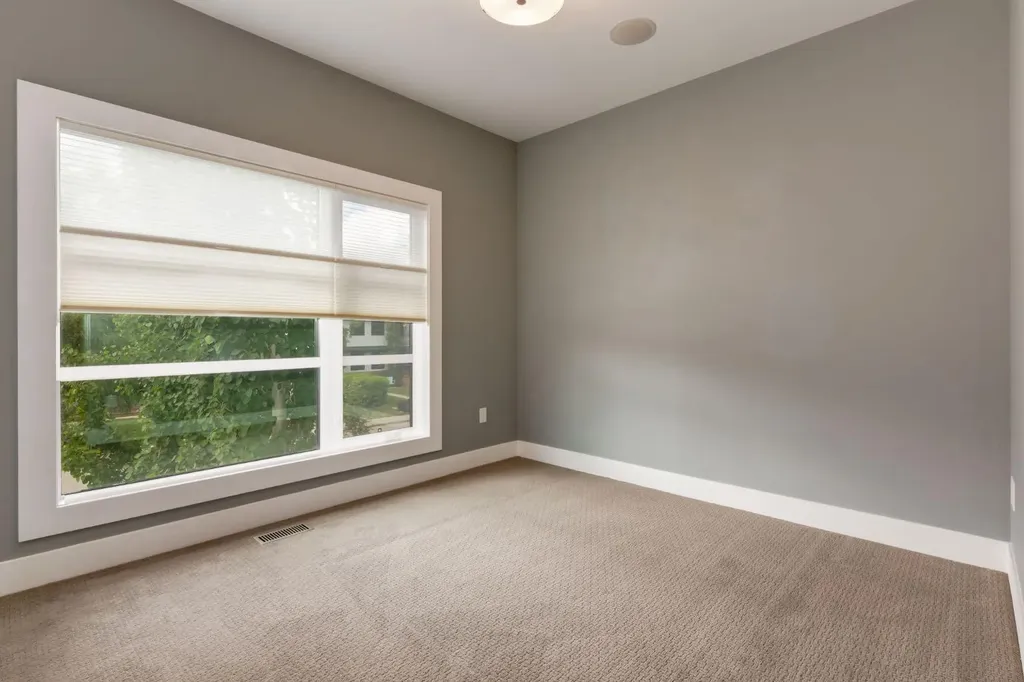 3924 18 Street SW Calgary AB T2T 4V4