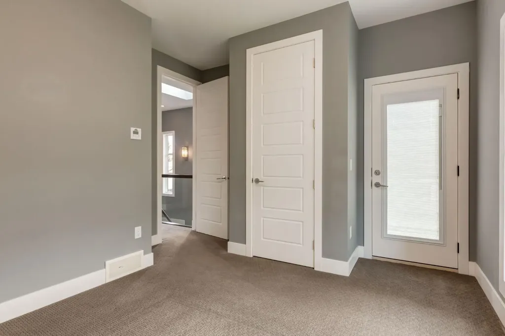 3924 18 Street SW Calgary AB T2T 4V4