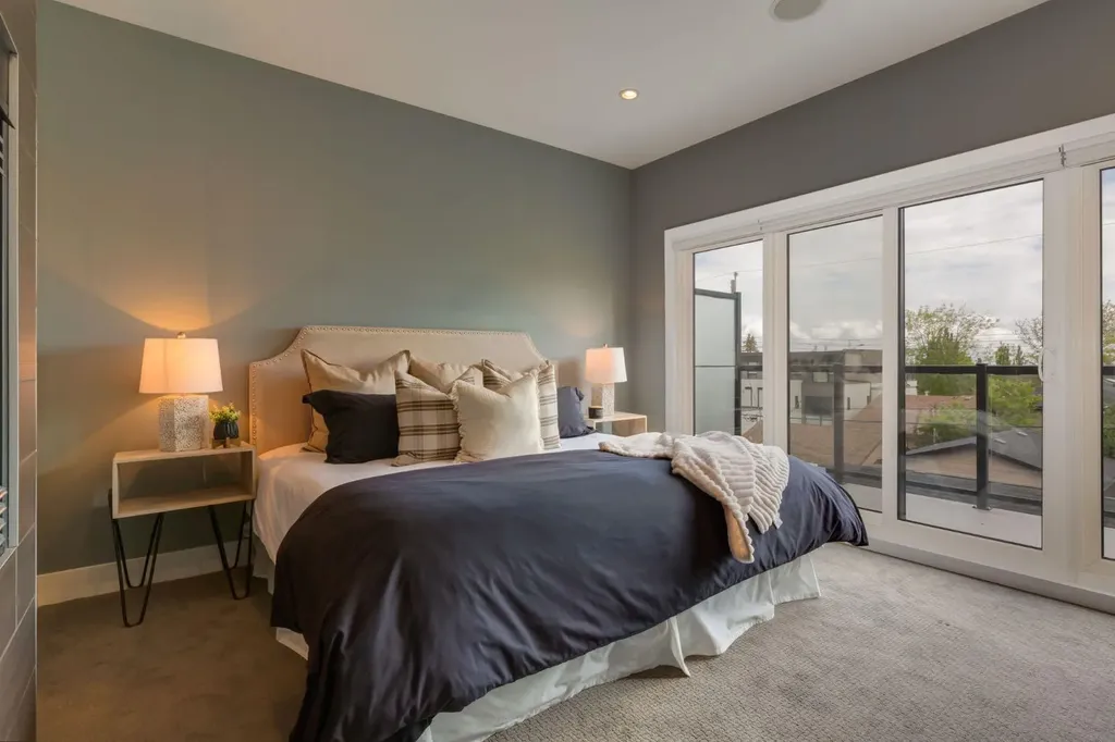 3924 18 Street SW Calgary AB T2T 4V4