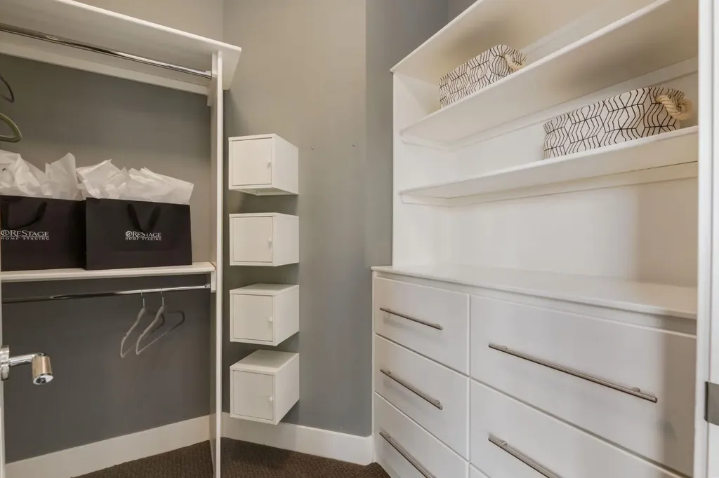 3924 18 Street SW Calgary AB T2T 4V4