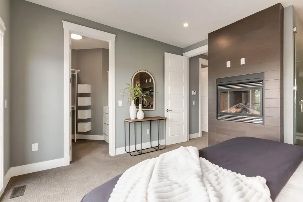 3924 18 Street SW Calgary AB T2T 4V4