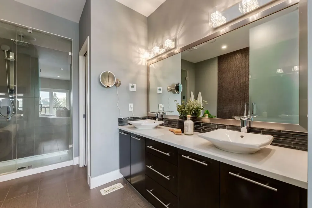 3924 18 Street SW Calgary AB T2T 4V4