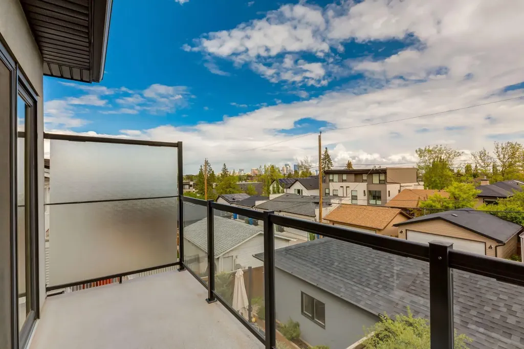 3924 18 Street SW Calgary AB T2T 4V4