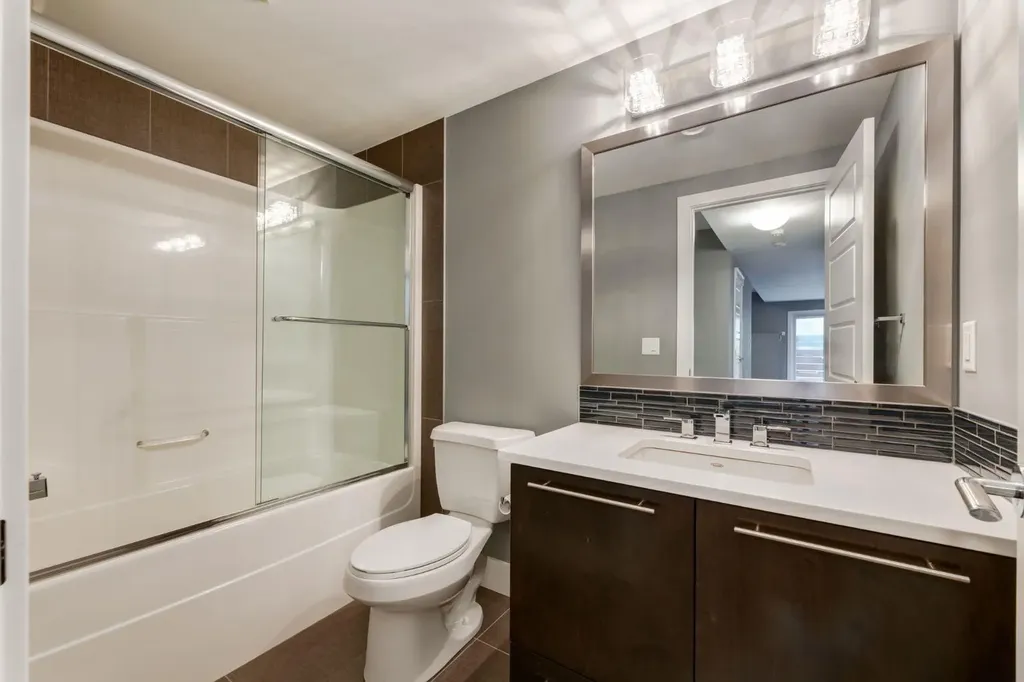 3924 18 Street SW Calgary AB T2T 4V4
