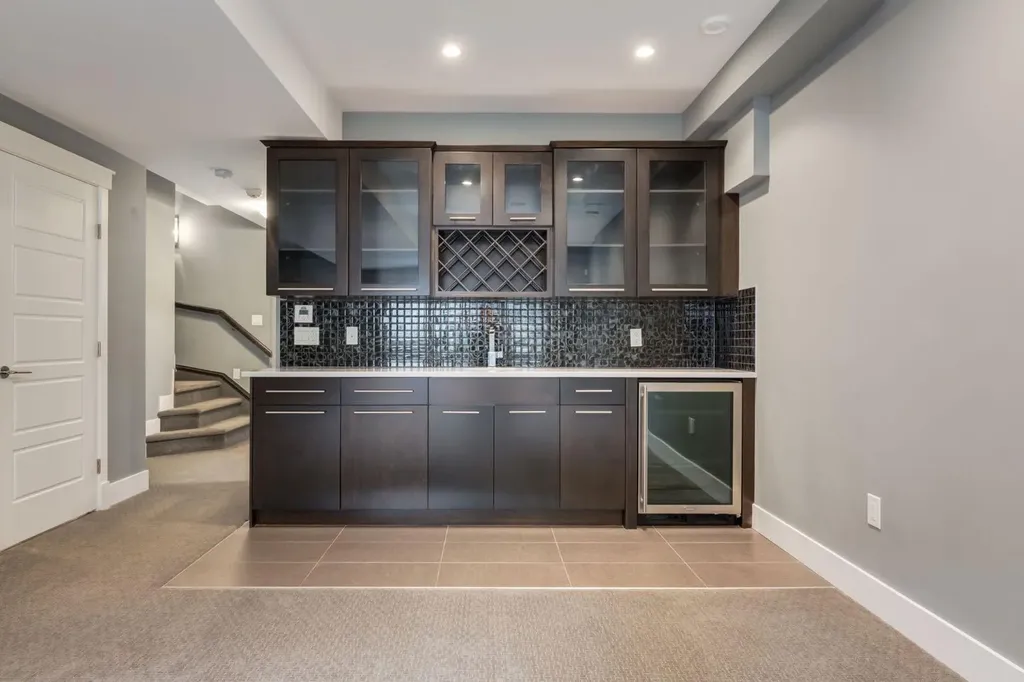 3924 18 Street SW Calgary AB T2T 4V4