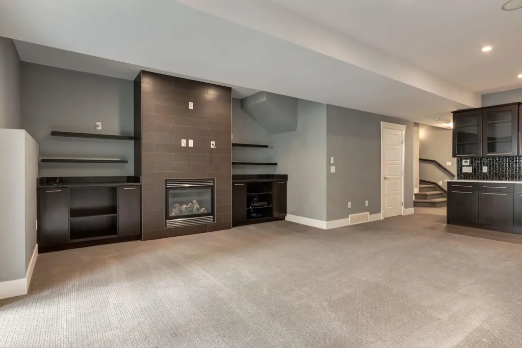 3924 18 Street SW Calgary AB T2T 4V4