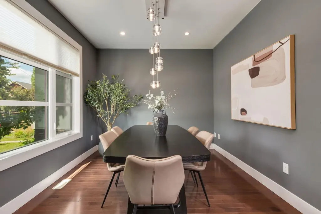 3924 18 Street SW Calgary AB T2T 4V4
