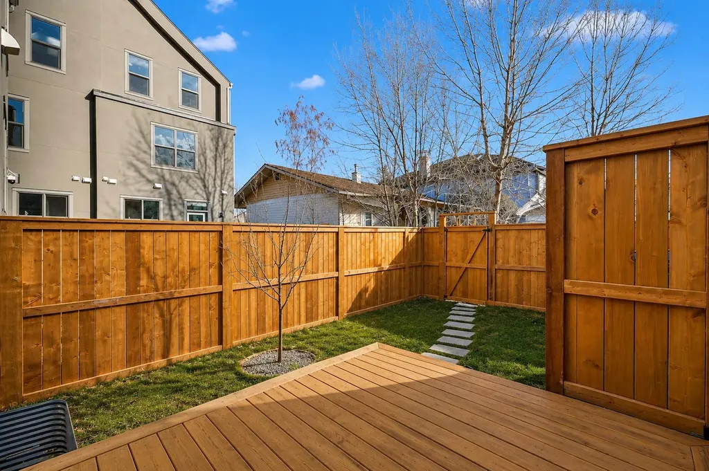 5406 6 Street SW Calgary AB T2V5A4