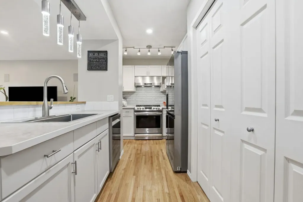 450 Elgin Way SE Calgary AB T2Z 3Y6