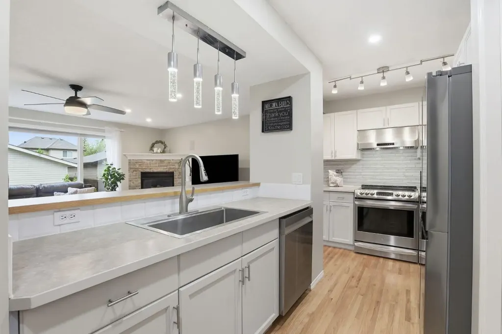 450 Elgin Way SE Calgary AB T2Z 3Y6
