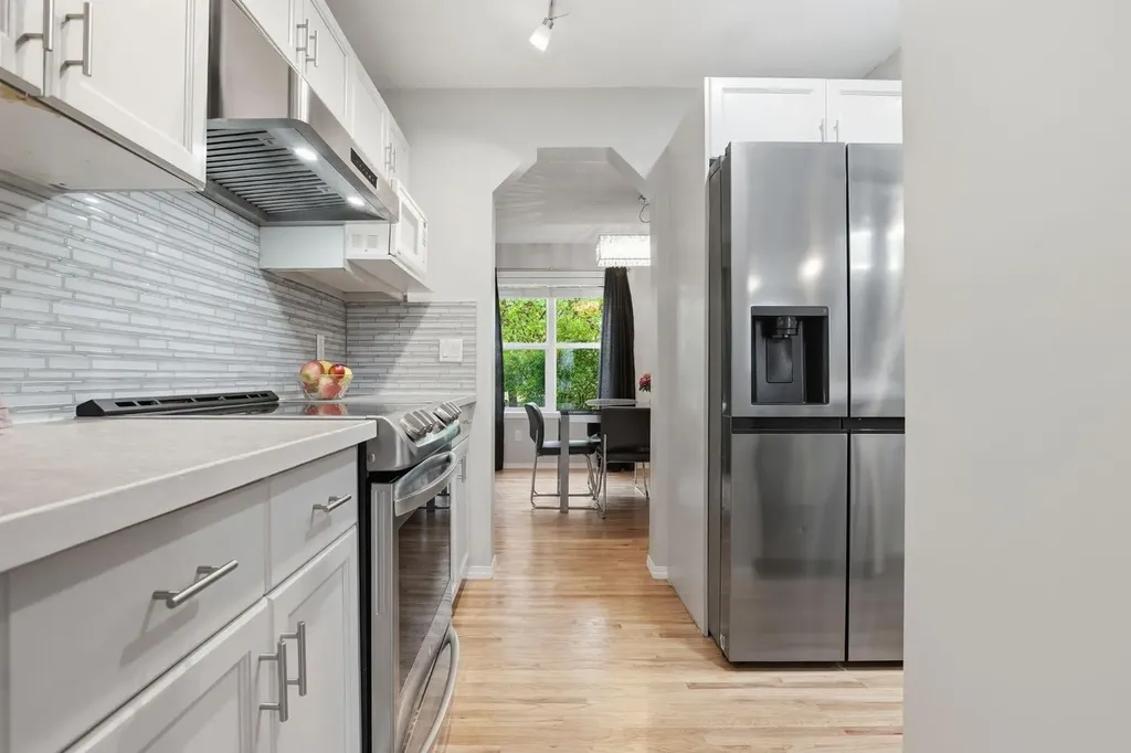 450 Elgin Way SE Calgary AB T2Z 3Y6