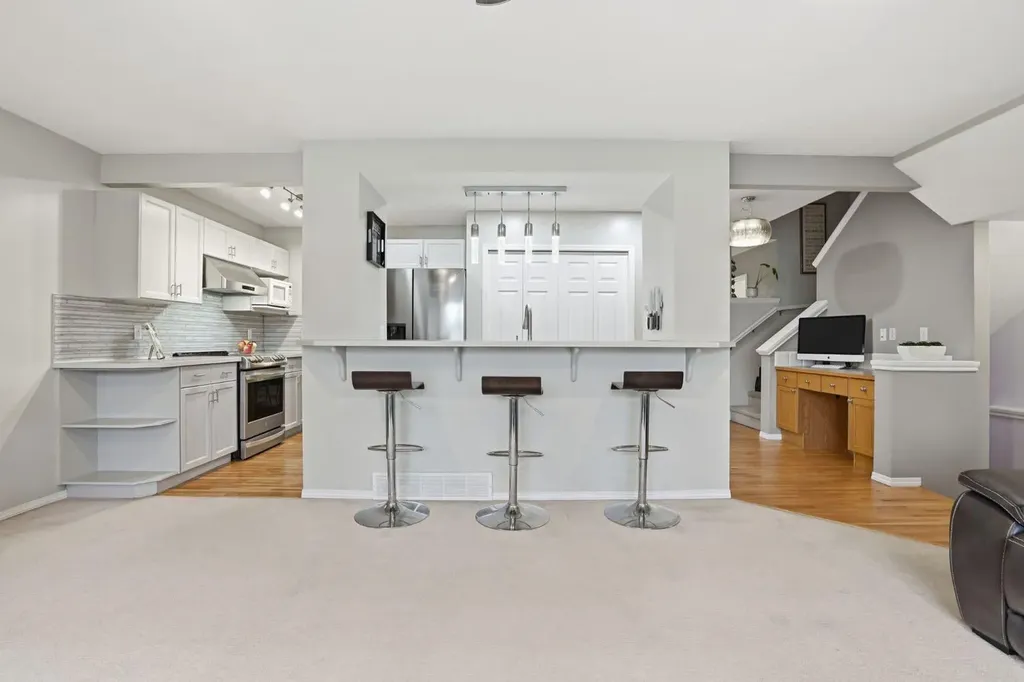 450 Elgin Way SE Calgary AB T2Z 3Y6