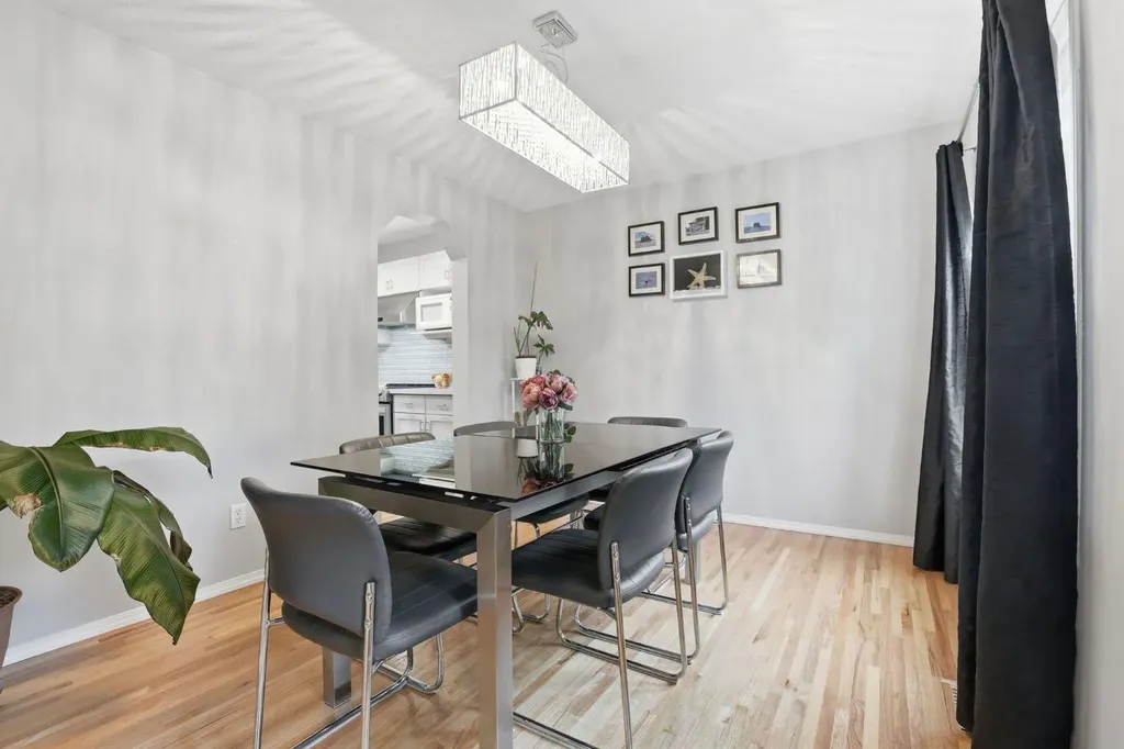 450 Elgin Way SE Calgary AB T2Z 3Y6