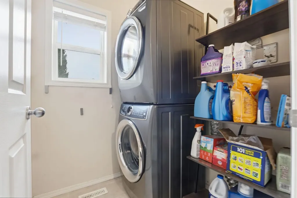 450 Elgin Way SE Calgary AB T2Z 3Y6