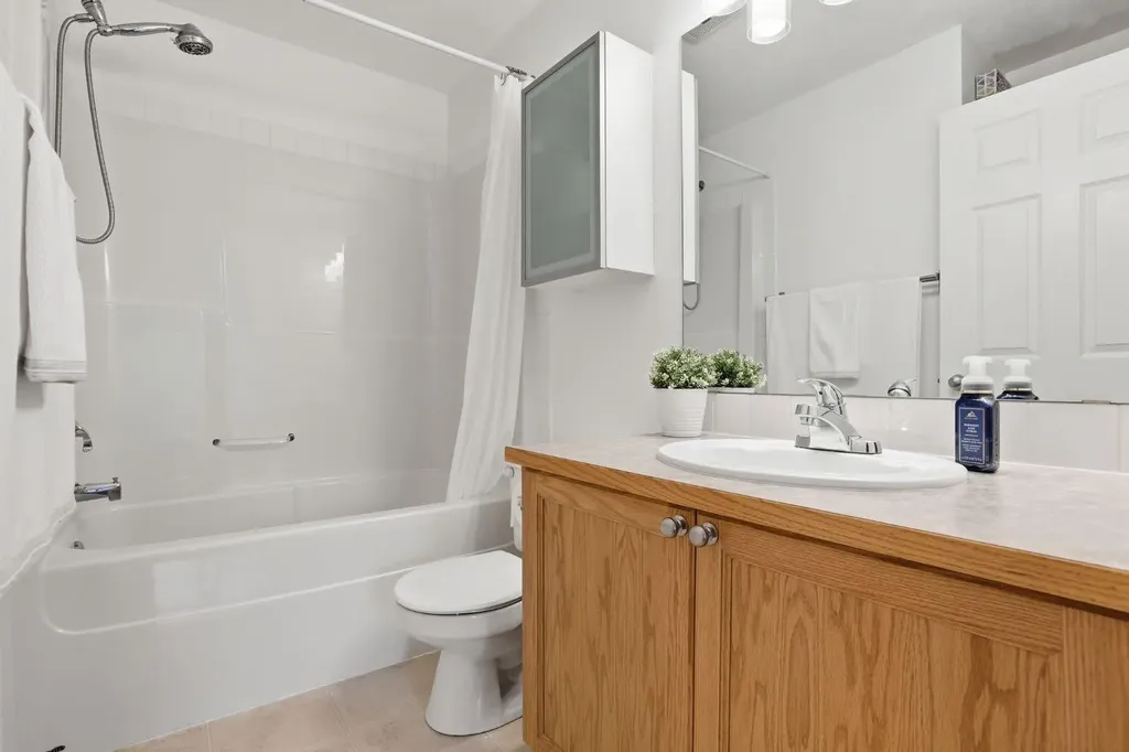 450 Elgin Way SE Calgary AB T2Z 3Y6
