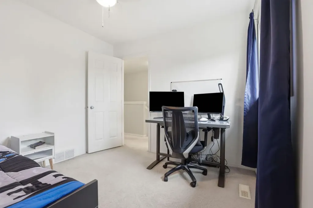 450 Elgin Way SE Calgary AB T2Z 3Y6