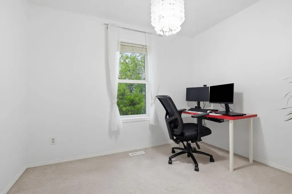 450 Elgin Way SE Calgary AB T2Z 3Y6