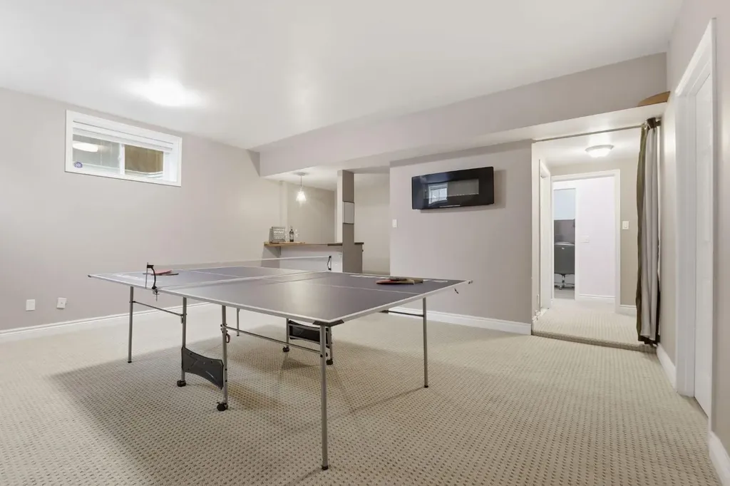 450 Elgin Way SE Calgary AB T2Z 3Y6