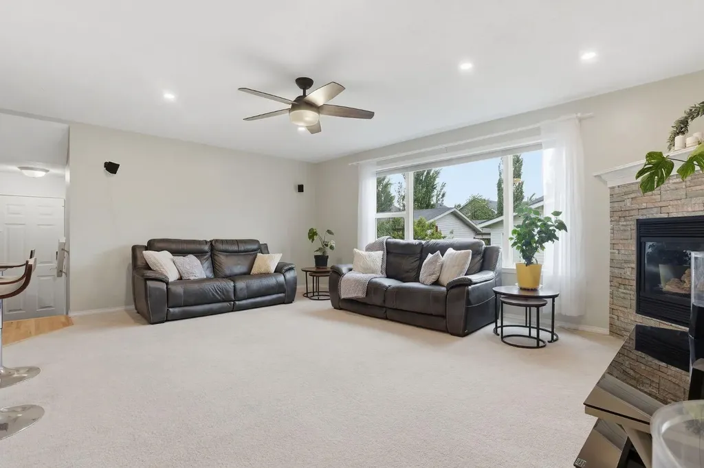 450 Elgin Way SE Calgary AB T2Z 3Y6