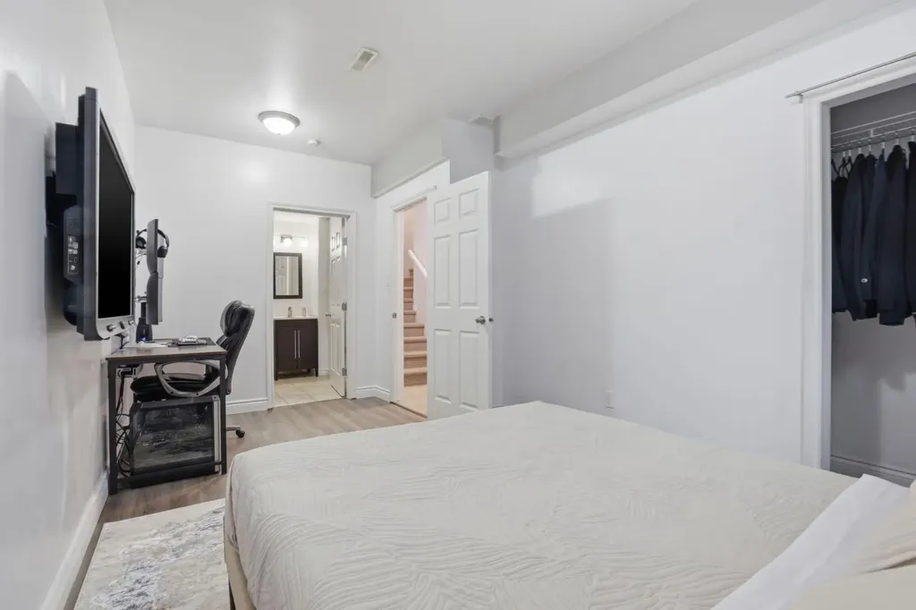 450 Elgin Way SE Calgary AB T2Z 3Y6