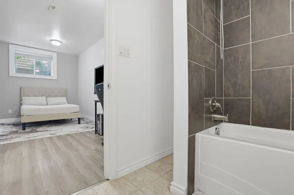 450 Elgin Way SE Calgary AB T2Z 3Y6