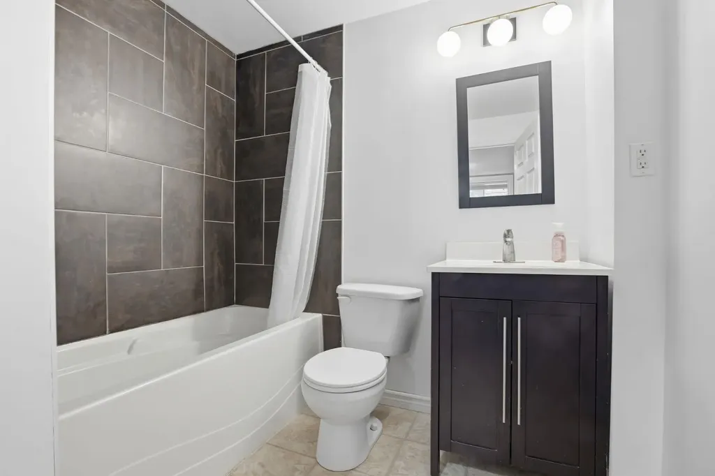 450 Elgin Way SE Calgary AB T2Z 3Y6