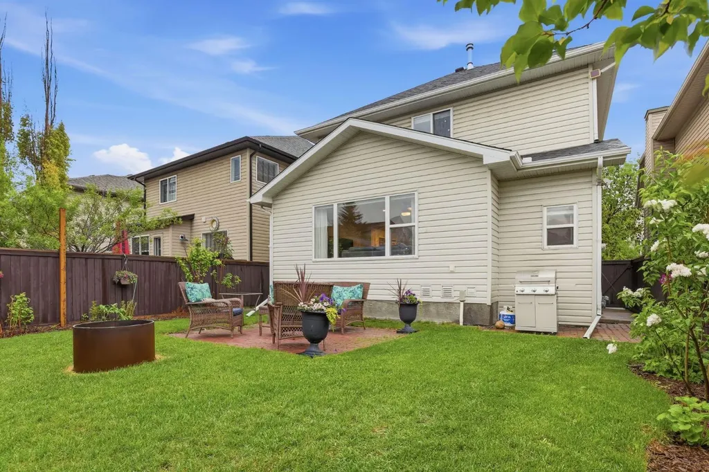 450 Elgin Way SE Calgary AB T2Z 3Y6