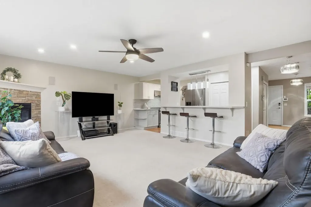 450 Elgin Way SE Calgary AB T2Z 3Y6