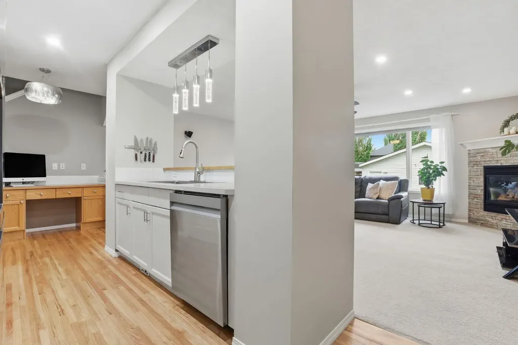 450 Elgin Way SE Calgary AB T2Z 3Y6
