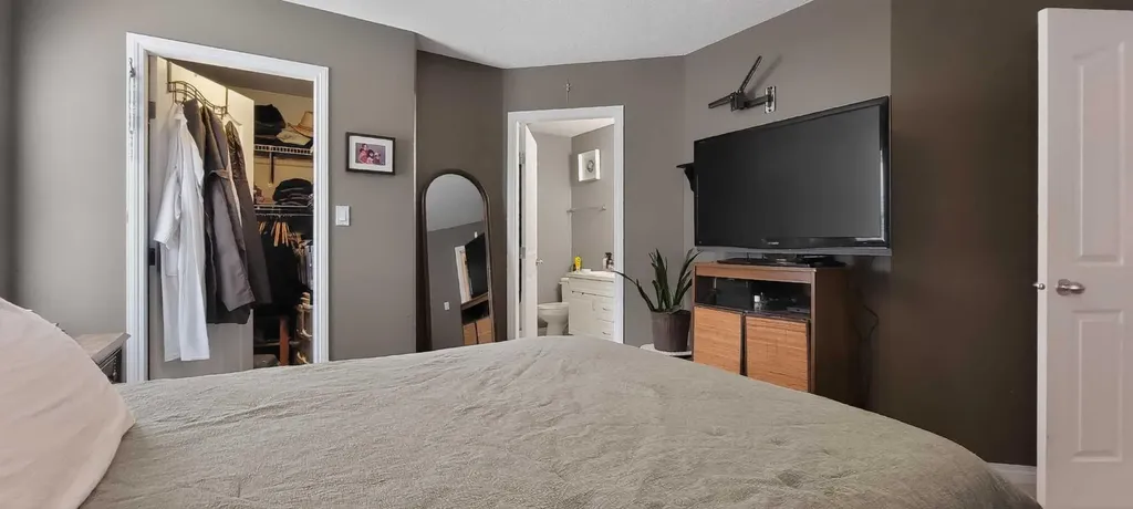 9827 67 Avenue Grande Prairie AB T8W 2T3