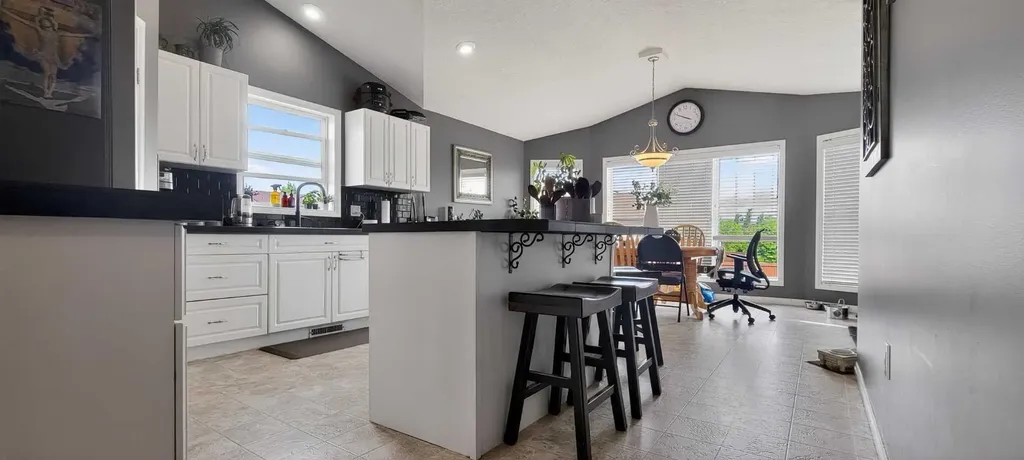 9827 67 Avenue Grande Prairie AB T8W 2T3