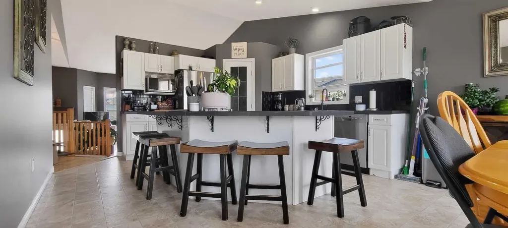 9827 67 Avenue Grande Prairie AB T8W 2T3