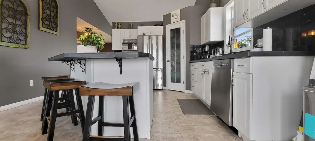 9827 67 Avenue Grande Prairie AB T8W 2T3