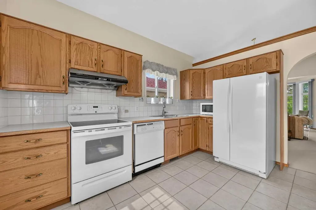 76 Hawkmount Close NW Calgary AB T3G 3Z5