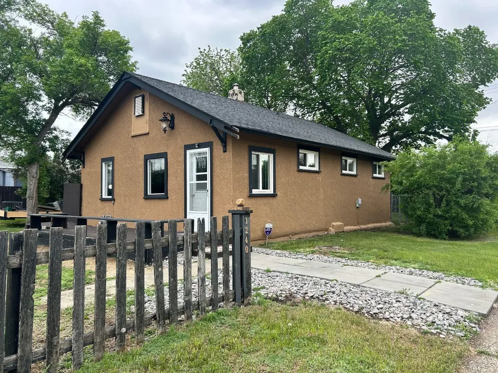 1240 Newcastle Trail Drumheller AB T0J 0Y2