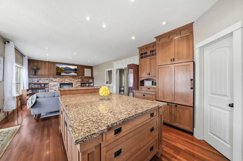 2593 Coopers Circle SW Airdrie AB T4B 3K2
