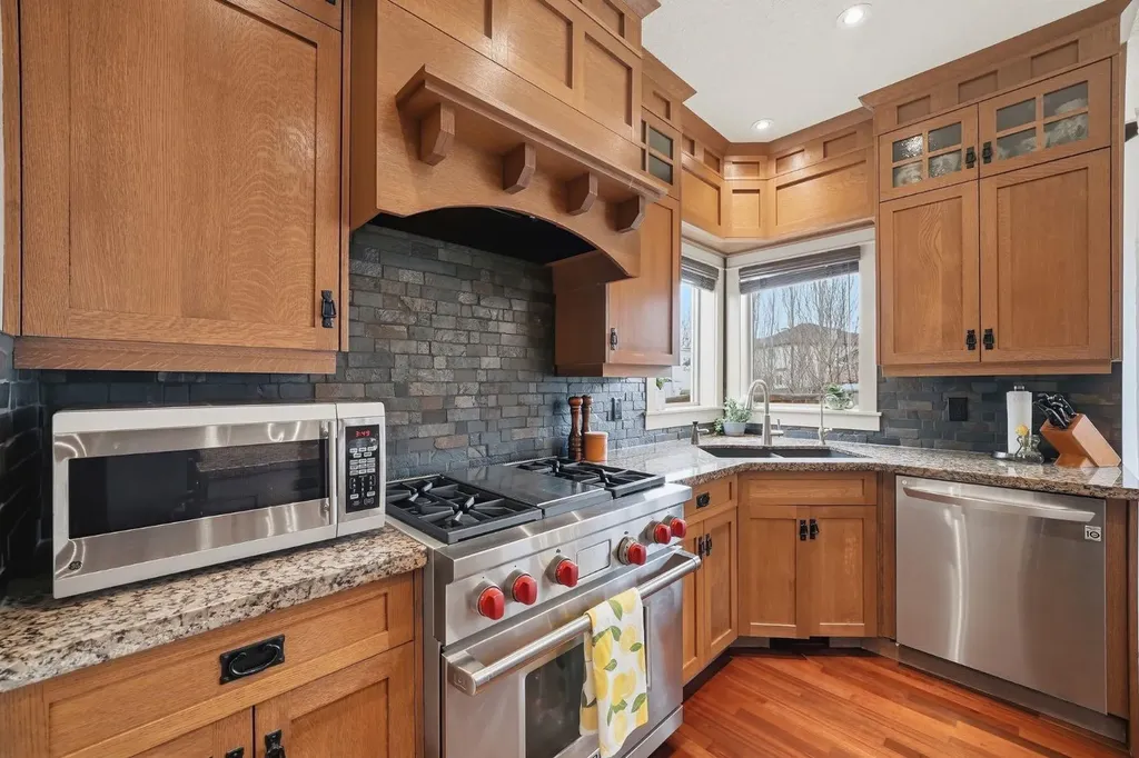 2593 Coopers Circle SW Airdrie AB T4B 3K2