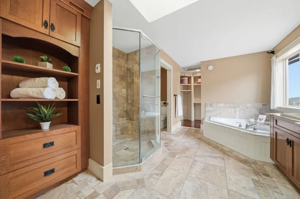 2593 Coopers Circle SW Airdrie AB T4B 3K2