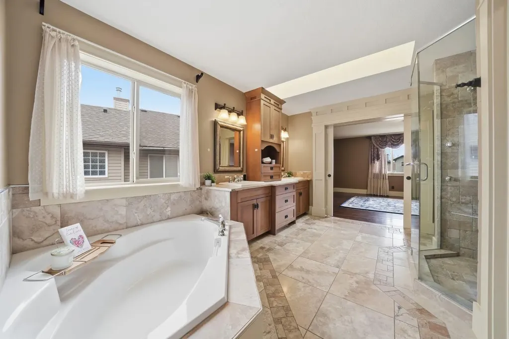 2593 Coopers Circle SW Airdrie AB T4B 3K2