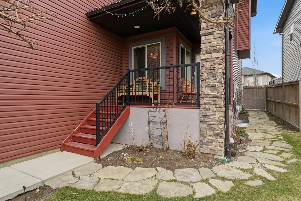 2593 Coopers Circle SW Airdrie AB T4B 3K2