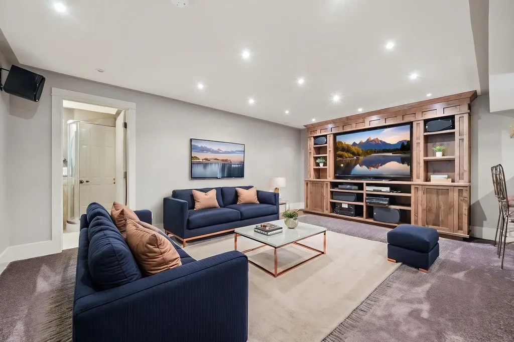2593 Coopers Circle SW Airdrie AB T4B 3K2