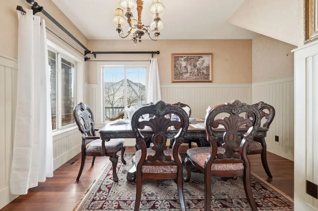 2593 Coopers Circle SW Airdrie AB T4B 3K2