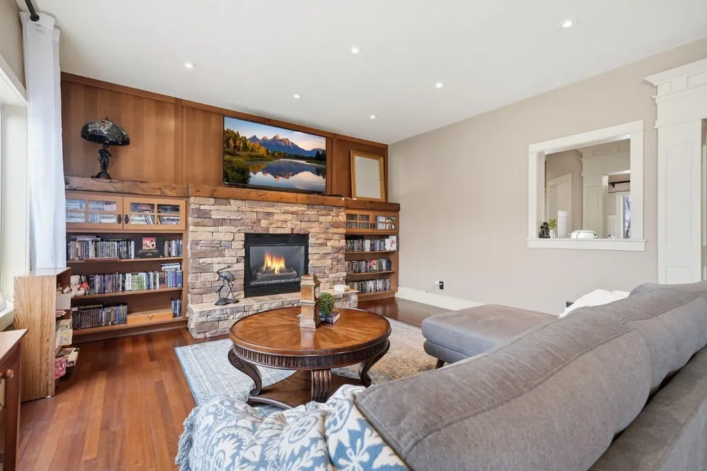 2593 Coopers Circle SW Airdrie AB T4B 3K2