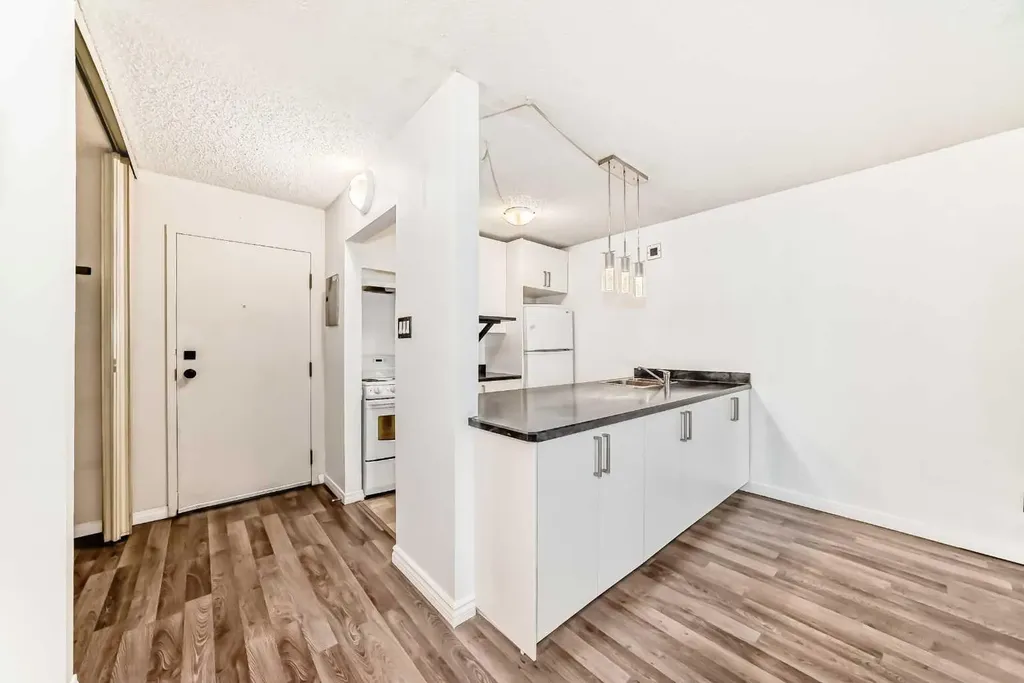 221 6 Avenue SE Calgary AB T2G 4Z9