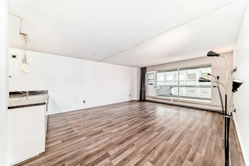 221 6 Avenue SE Calgary AB T2G 4Z9