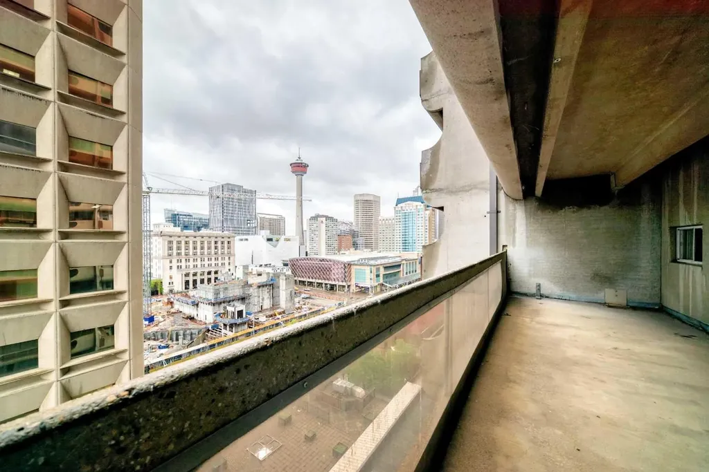 221 6 Avenue SE Calgary AB T2G 4Z9