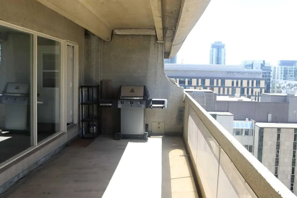 221 6 Avenue SE Calgary AB T2G 4Z9