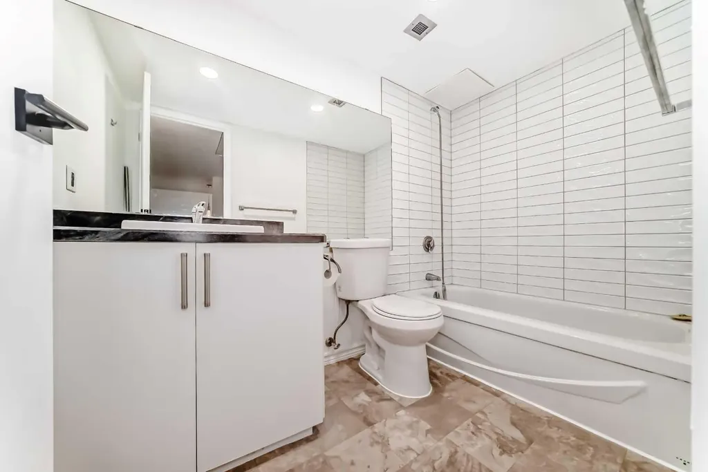 221 6 Avenue SE Calgary AB T2G 4Z9